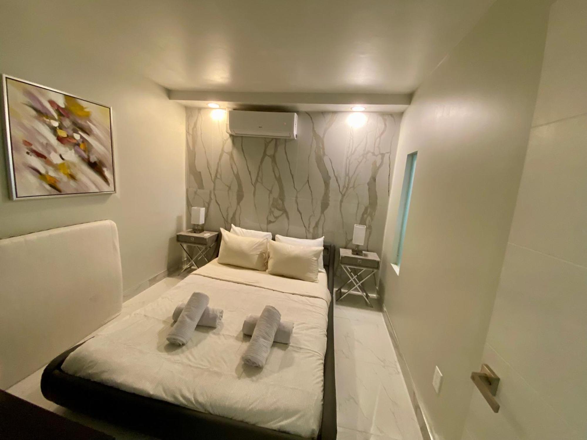 Luxurious Remodeled Direct Waterfront Apartment With Miami Skyline View And Outdoor Terrace Free Parking 5Min Drive To ไมอามีบีช ภายนอก รูปภาพ
